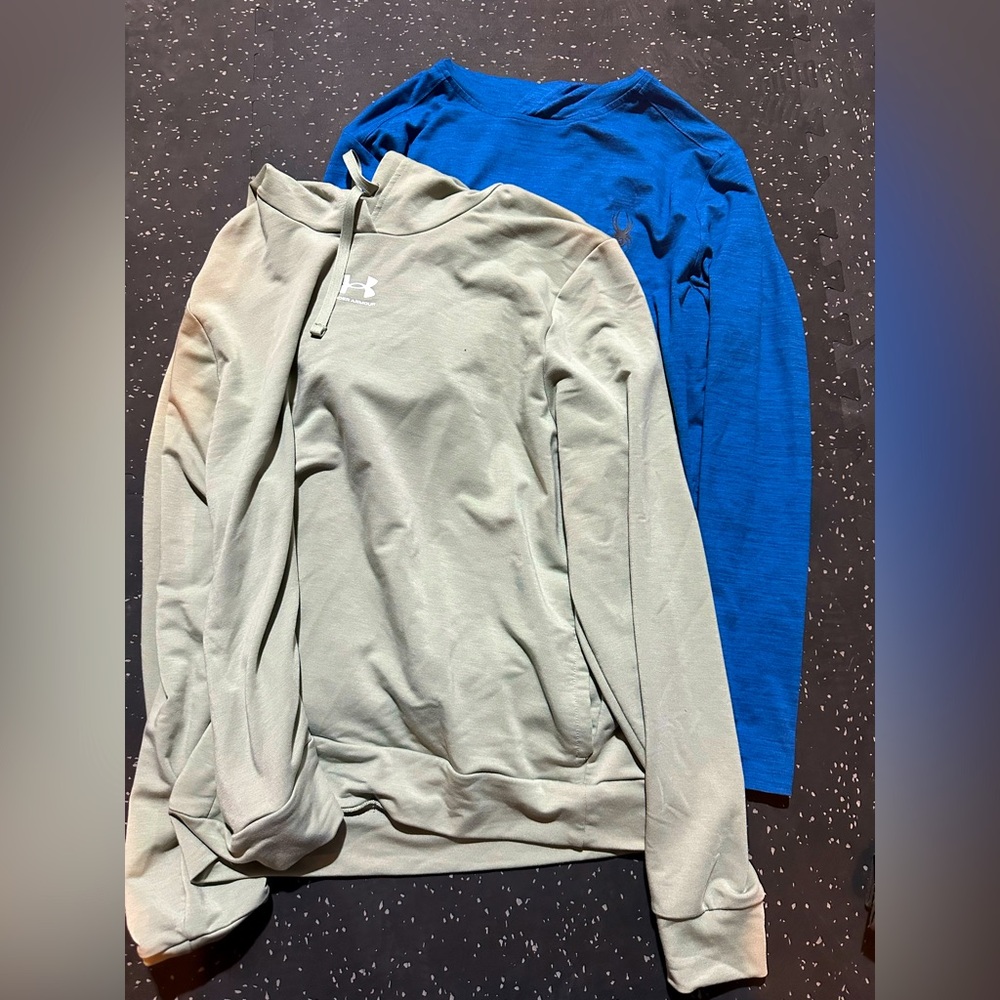 2 hoodies lightweight